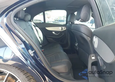 2019 Mercedes-Benz C 300 z USA, uszkodzony, nr VIN 55SWF8DB2KU320345